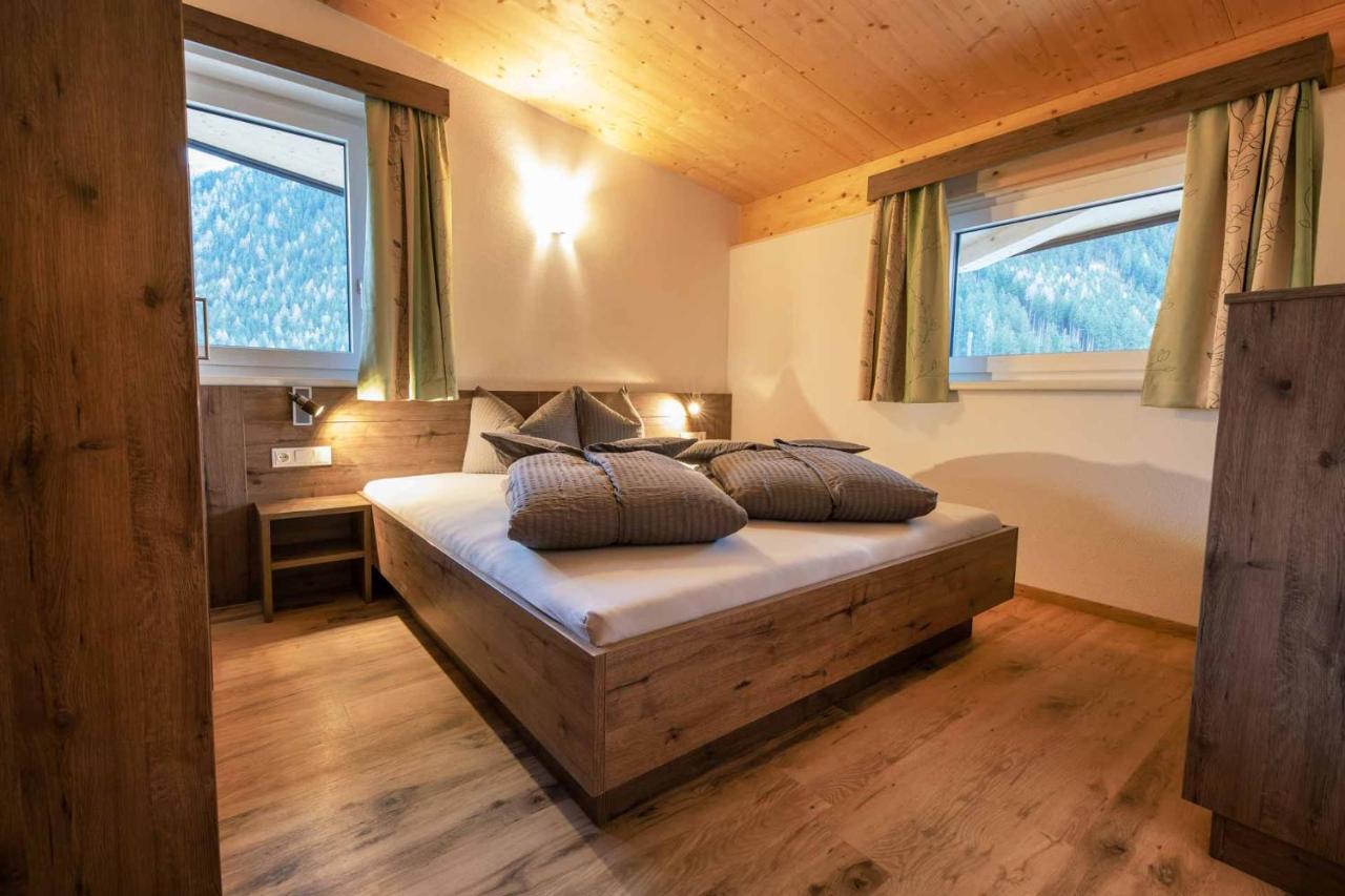 Ferienhaus Gipfelblick ノイシュティフト・イム・シュトゥーバイタール エクステリア 写真