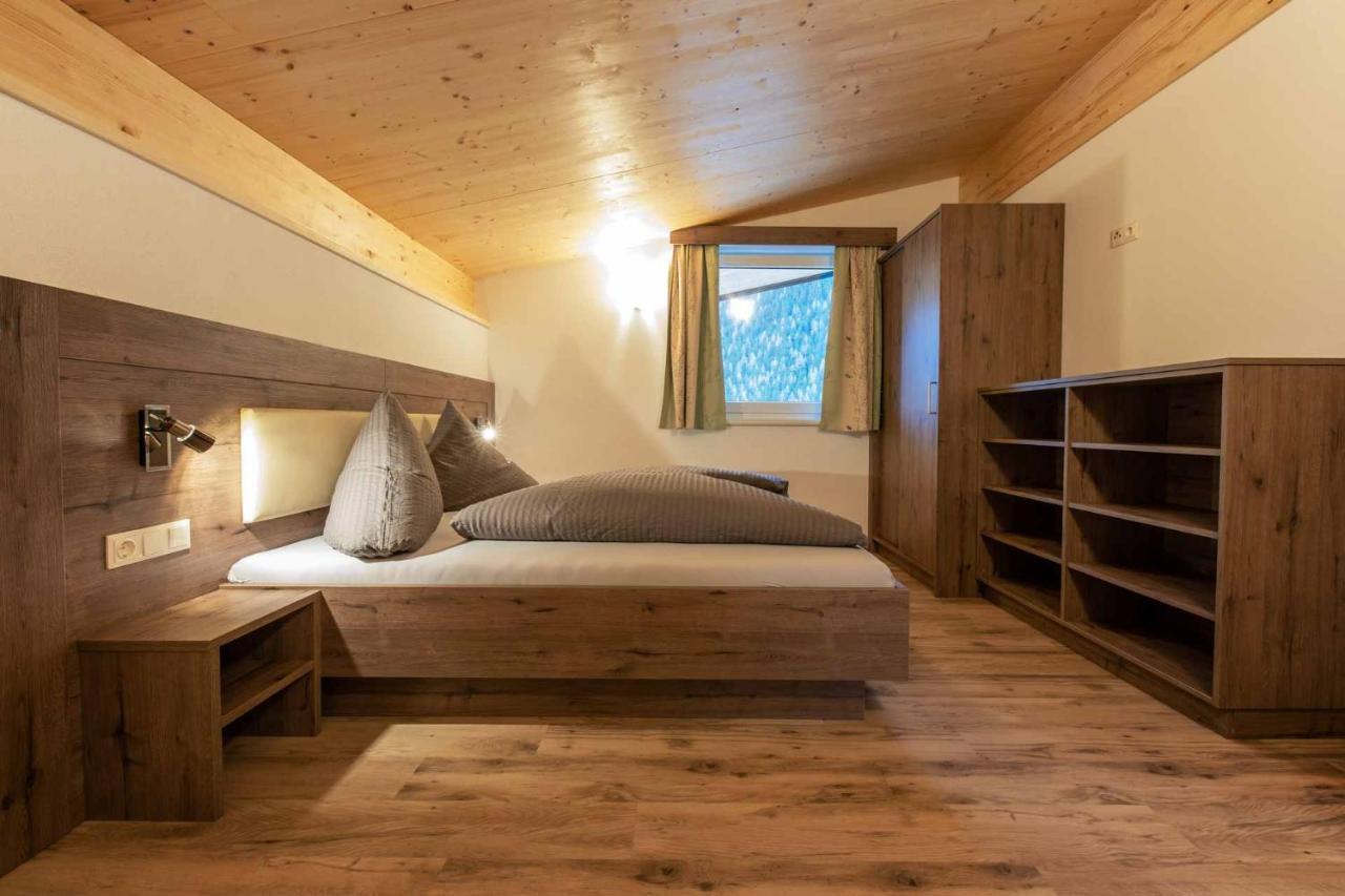 Ferienhaus Gipfelblick ノイシュティフト・イム・シュトゥーバイタール エクステリア 写真